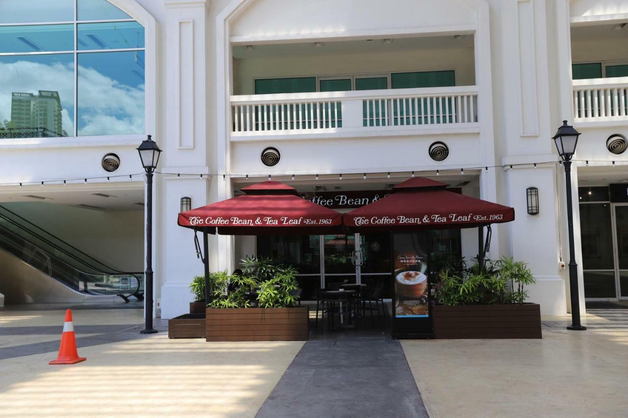 The Straits Quay Marina By Messina Clive Apartment George Town Exterior photo