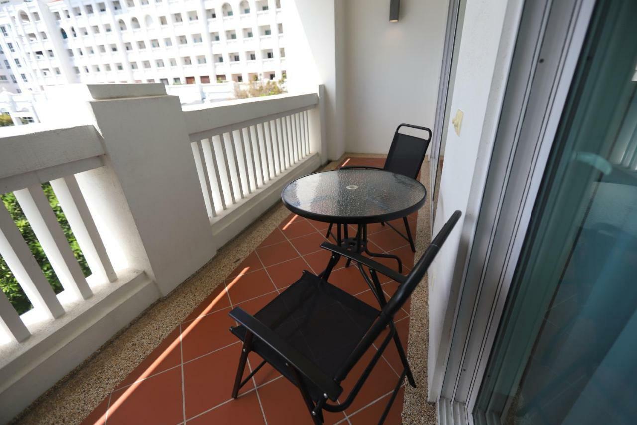 The Straits Quay Marina By Messina Clive Apartment George Town Exterior photo