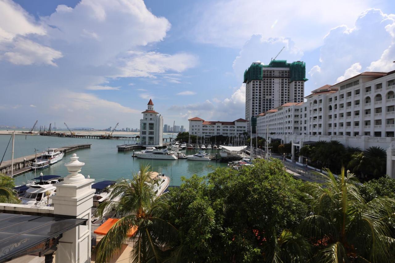 The Straits Quay Marina By Messina Clive Apartment George Town Exterior photo