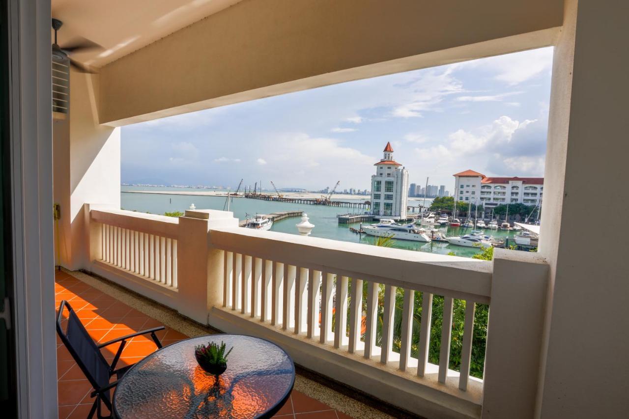 The Straits Quay Marina By Messina Clive Apartment George Town Exterior photo